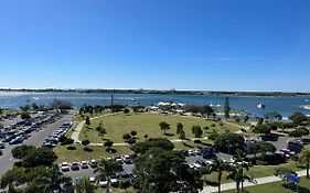 Ocean View Apartments At The Heart Of Gold Coast